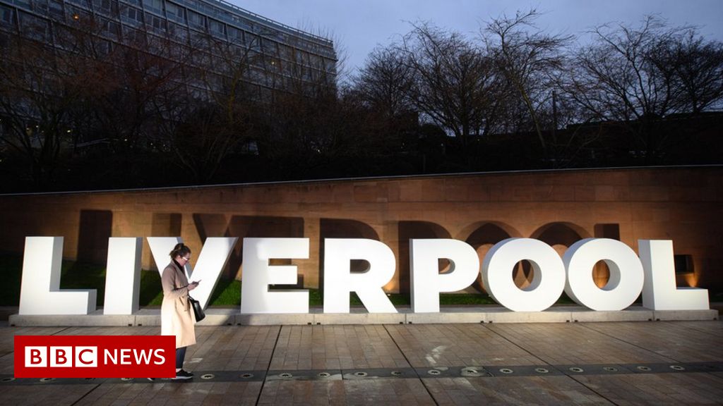 liverpool sign makers